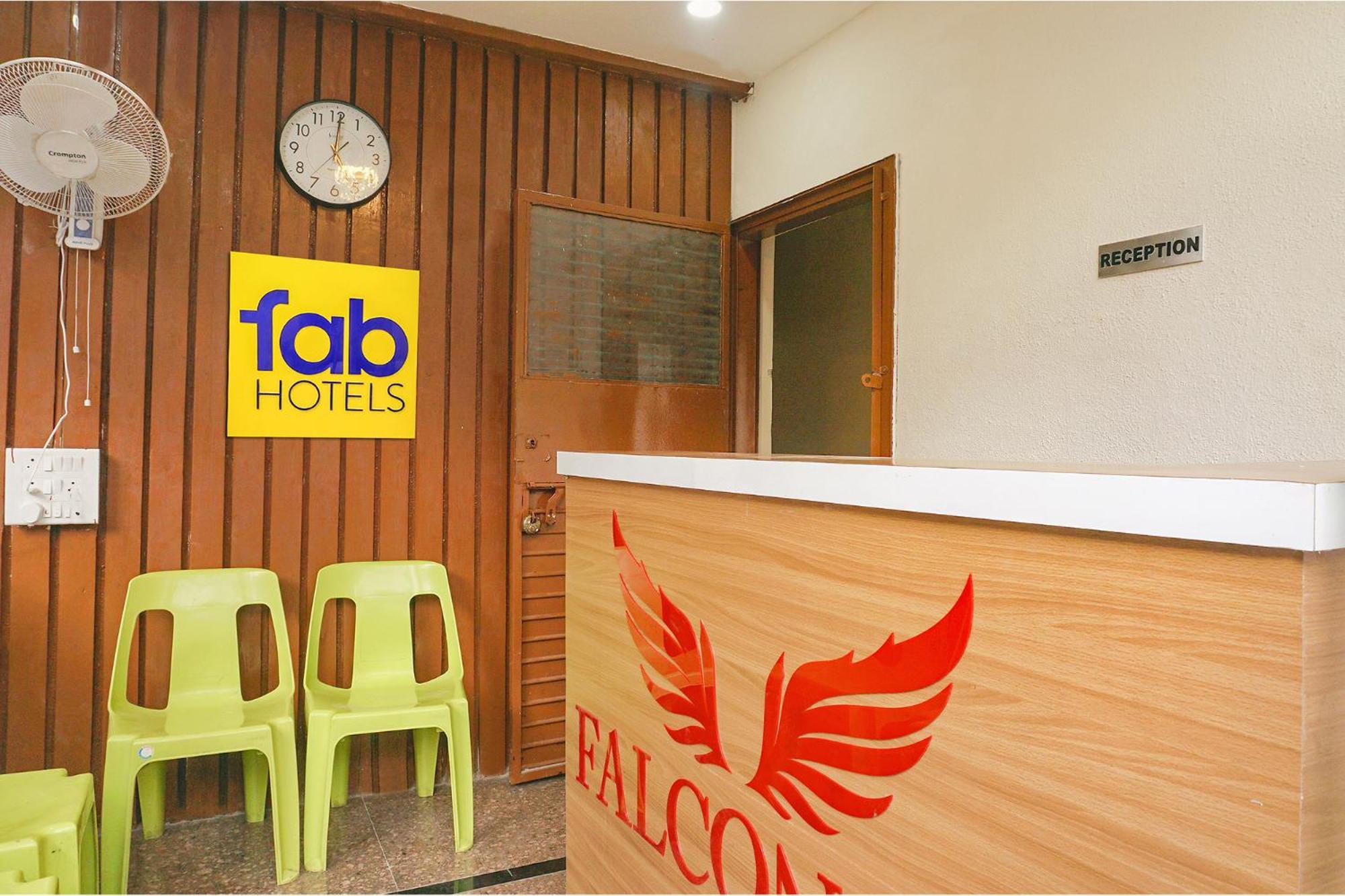 Fabhotel Falcon Inn -Behind The Dmart Baner Πούνε Εξωτερικό φωτογραφία