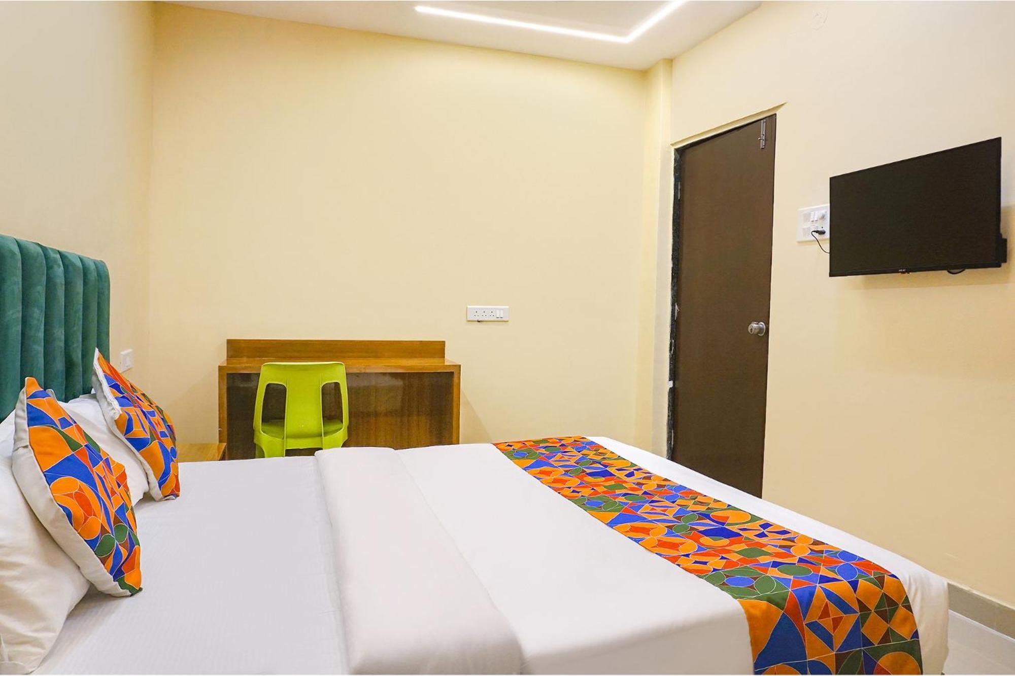 Fabhotel Falcon Inn -Behind The Dmart Baner Πούνε Εξωτερικό φωτογραφία